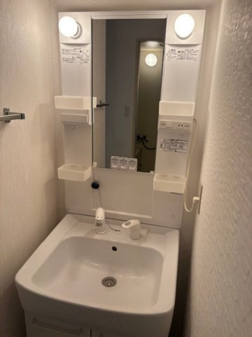 【独立洗面台】 | カサクレスト | 朝の支度にも助かる、独立の洗髪洗面化粧台
