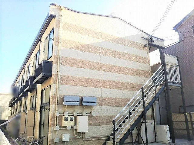 レオパレスクリスタルの外観