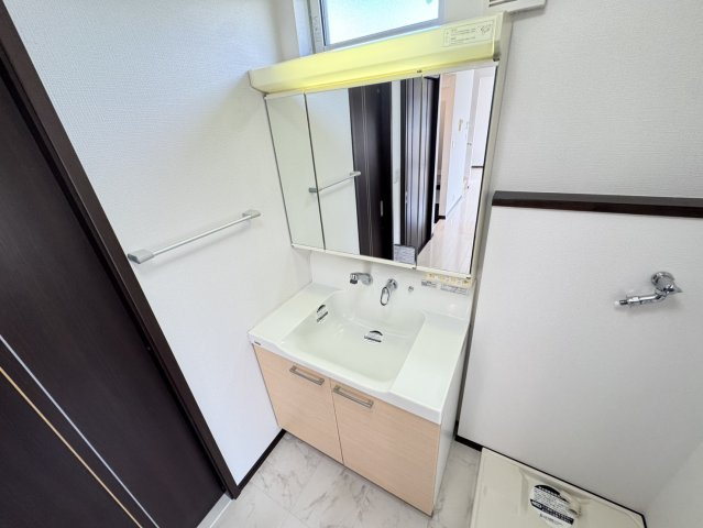 東中山一丁目戸建の独立洗面台