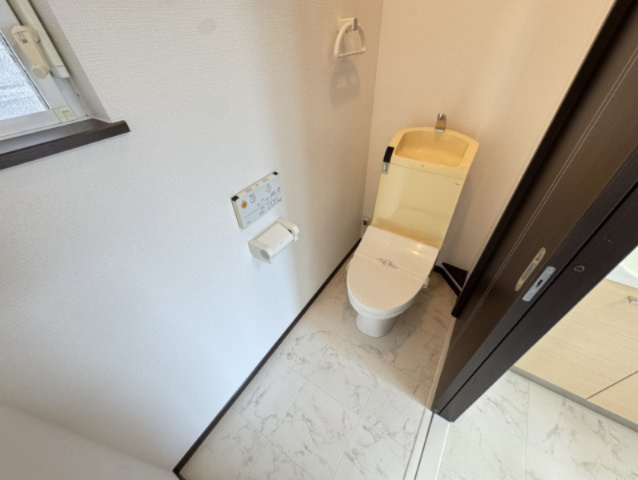 東中山一丁目戸建のトイレ|2F
