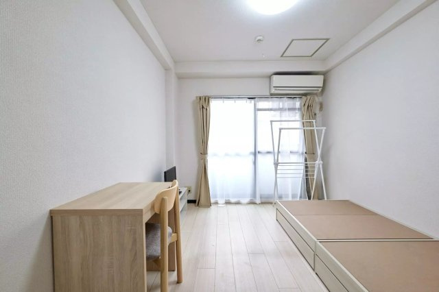 AP372 サンライズ壱番館 206の洋室|



