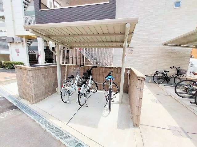 クレイノピノワール三津屋北のその他|駐輪場