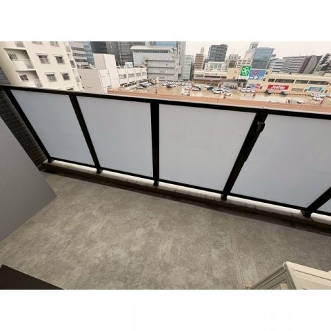 アーバングランデ新大阪のバルコニー