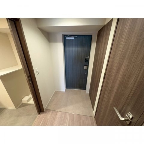 アーバングランデ新大阪の玄関