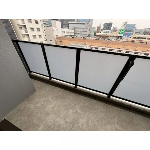 アーバングランデ新大阪のバルコニー