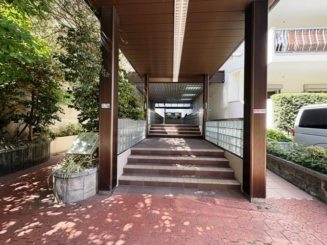 コープ野村梅田Ａ棟のエントランス