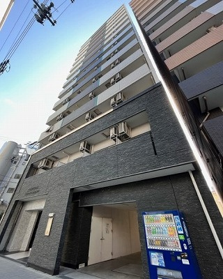 アドバンス西梅田ラシュレの外観