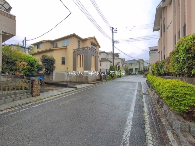 『八王子市中古戸建て』八王子市城山手1-17-2【仲介手数料無料】　八王子市城山手の前面道路含む現地写真|～仲介手数料無料☆八王子ひなた不動産～八王子市城山手　中古戸建
