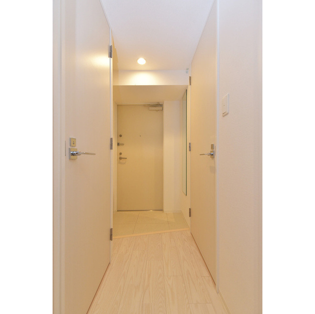 SERENiTE堺筋本町SUDの玄関