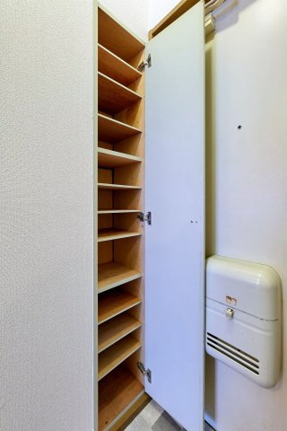 AP505 アドバンテージ 206の洋室|




