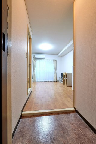 AP379 プレアール上新庄Ⅲ 305の玄関|




