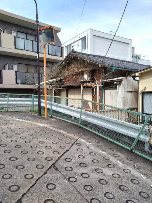 新宿区南元町　建築条件なし売地