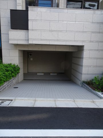 コンシェリア池袋THE RESIDENCE EASTの駐車場