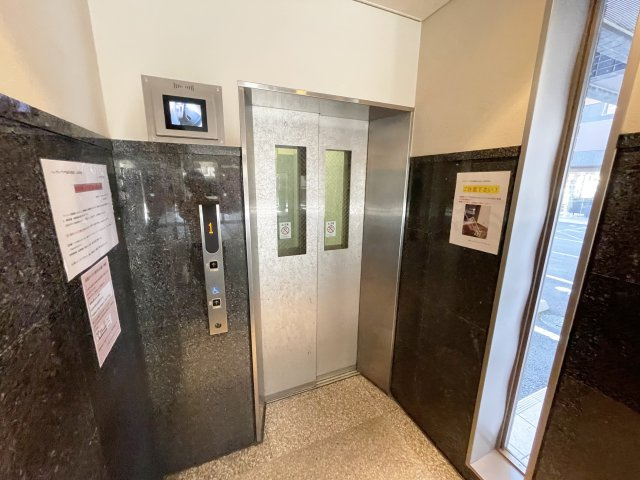 【設備】 | エンゼルプラザ南草津駅前 | エレベーターで高層階も楽です。