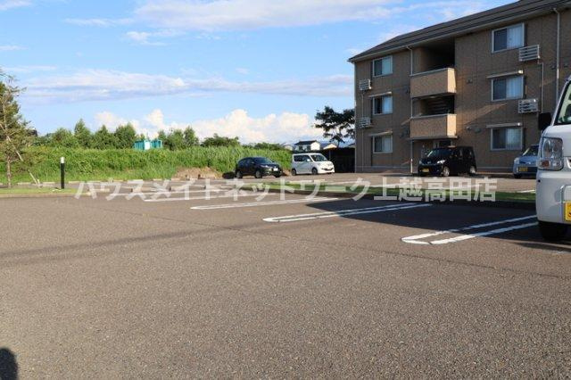 ハイツ９４３ Ｂの駐車場|駐車場