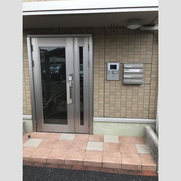 エスポワールKⅣのエントランス