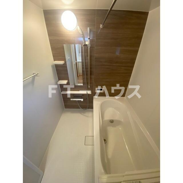 Ｋｏｌｅｔ船橋丸山の浴室