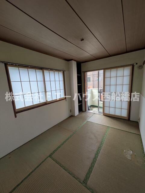 本中山ビルの寝室