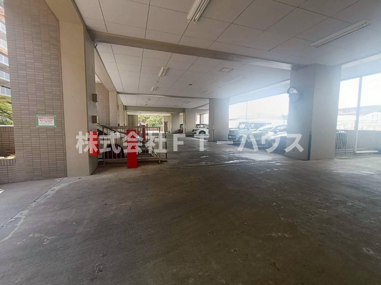 INSURANCEBLDGIXの駐車場