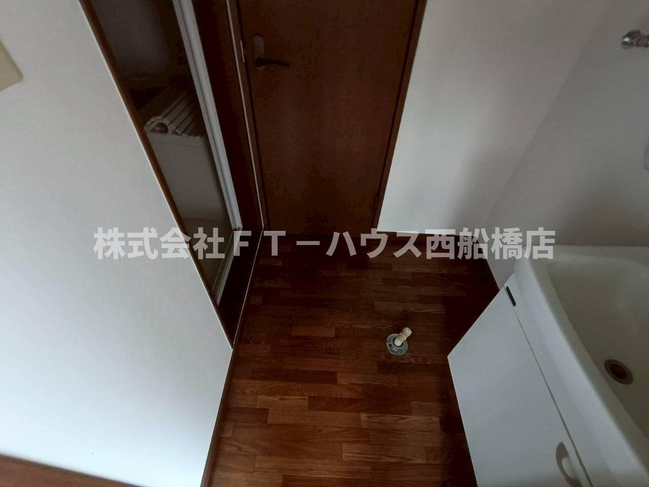 船橋市東中山２丁目のアパートの洗面所