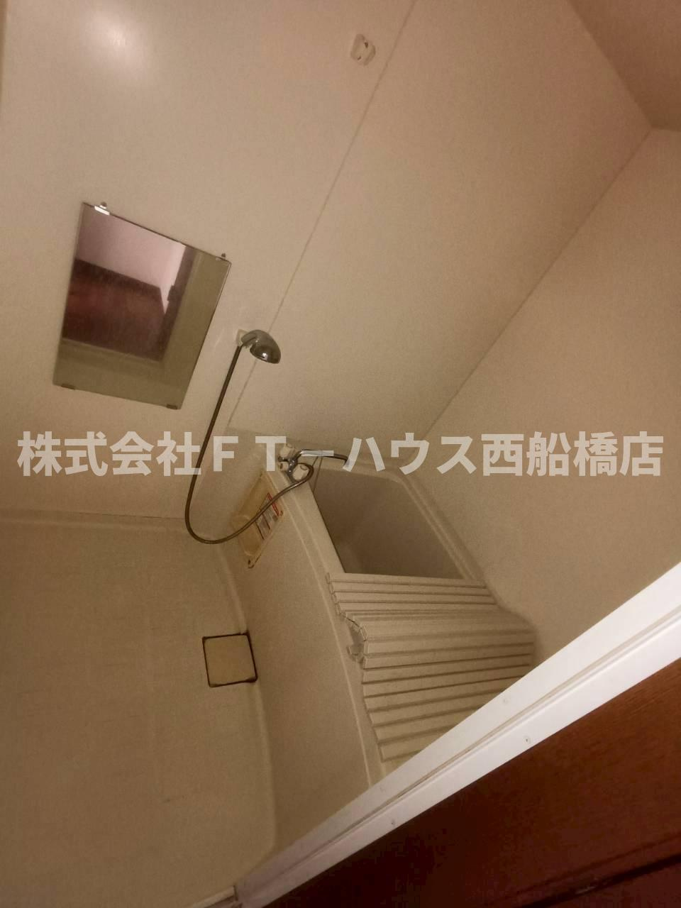 船橋市東中山２丁目のアパートの浴室