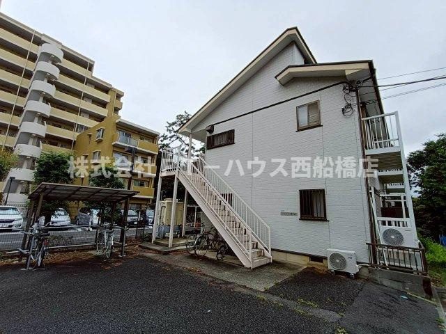 船橋市東中山２丁目のアパートの外観