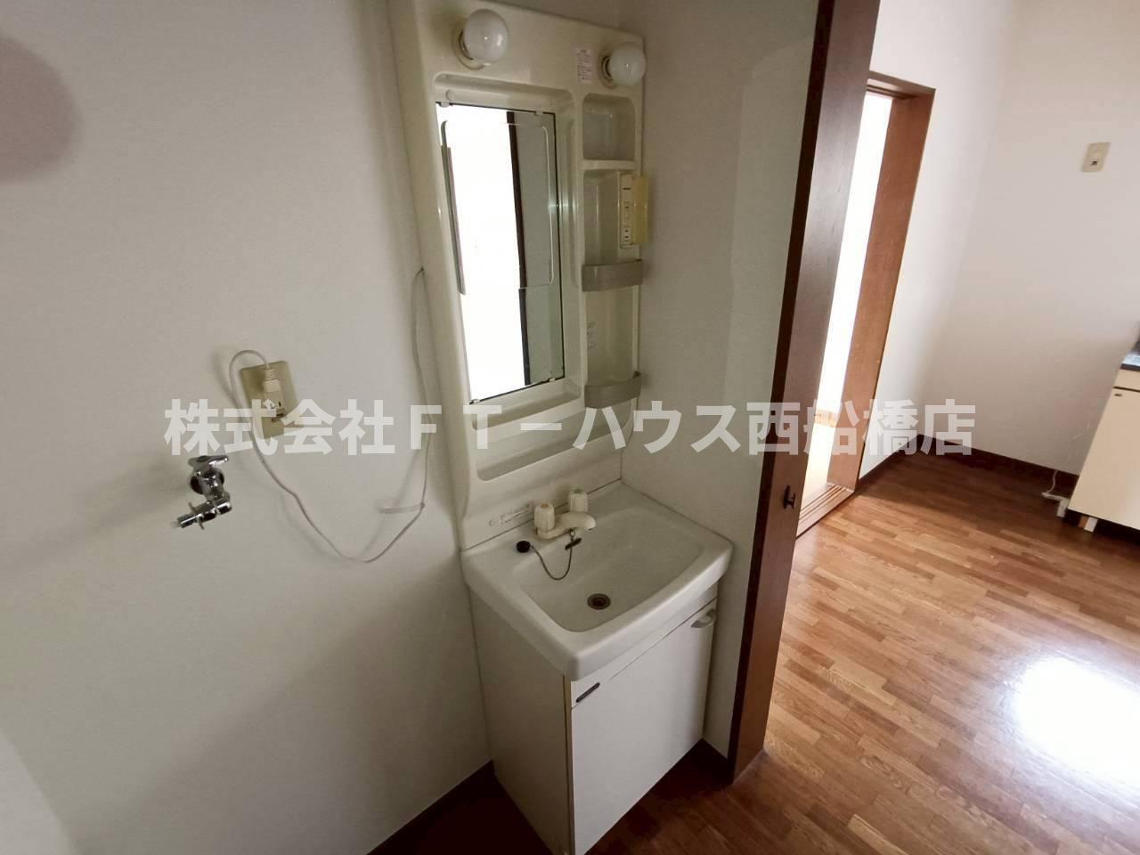 船橋市東中山２丁目のアパートの独立洗面台