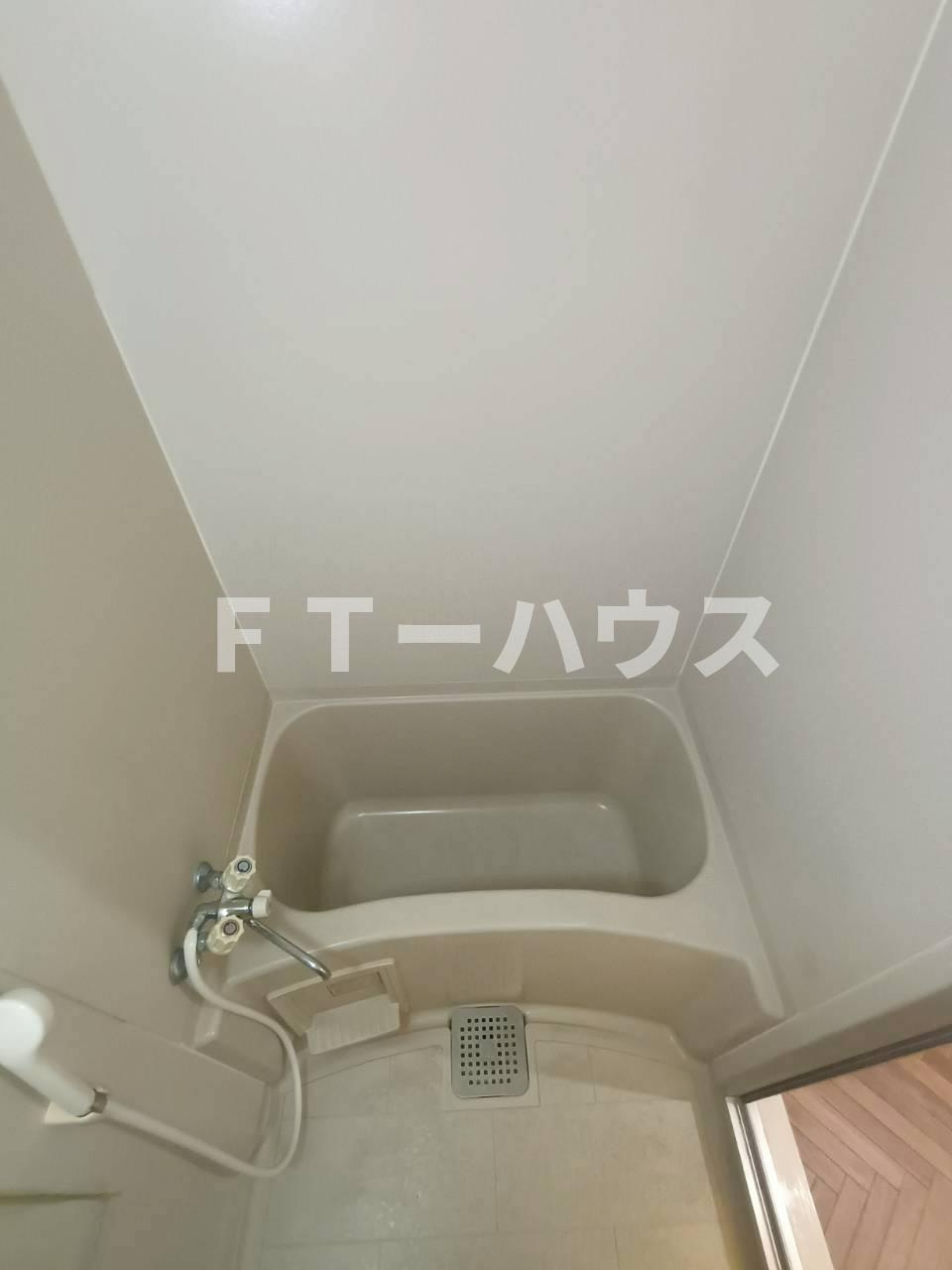 エスコートビルの浴室