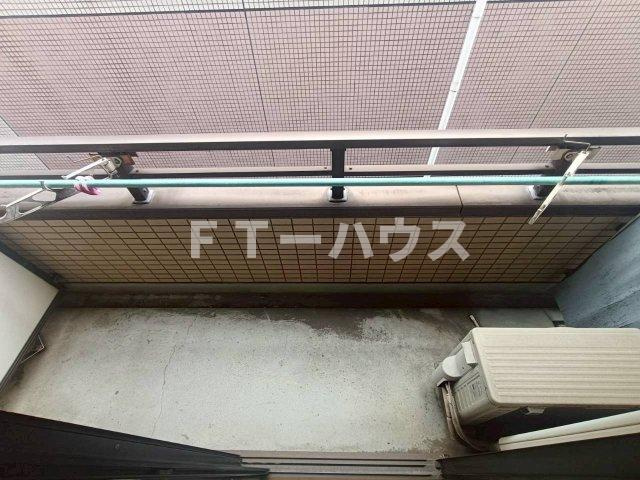 エスコートビルのバルコニー