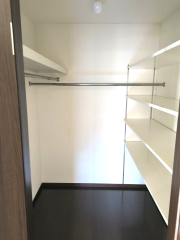 全室南向き　2面採光のリビングダイニング　収納豊富の収納|収納