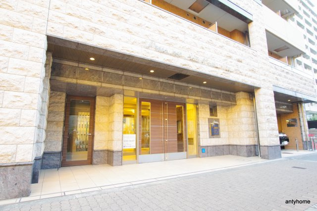 プレサンス新大阪ヴィガ　仲介手数料無料のエントランス