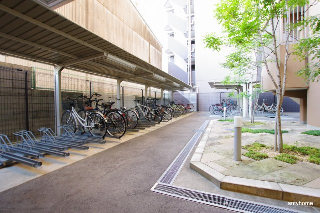 プレサンス新大阪ヴィガ　仲介手数料無料の駐車場