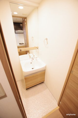 プレサンス新大阪ヴィガ　仲介手数料無料の洗面所
