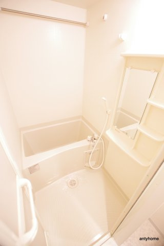 プレサンス新大阪ヴィガ　仲介手数料無料の浴室