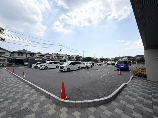 【マンション】アルファスマート庭瀬駅東の駐車場