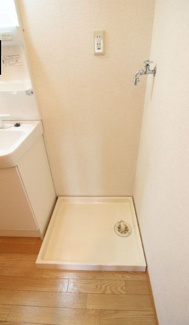 【その他】 | サンシャインC | ネット無料。室内洗濯機置き場があります　※参考写真です