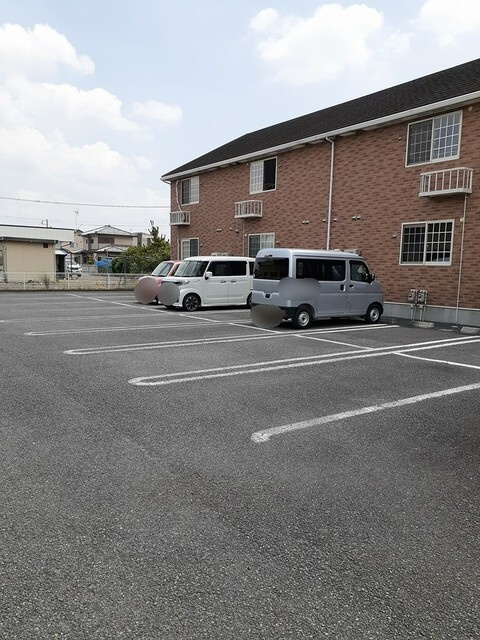 サンリット　Ⅱの駐車場