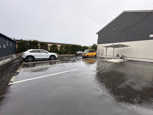 どんぐり３号の駐車場|駐車場