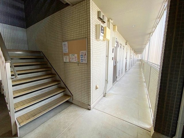 オペラハウス上大島　Ｃのエントランス|ロビー