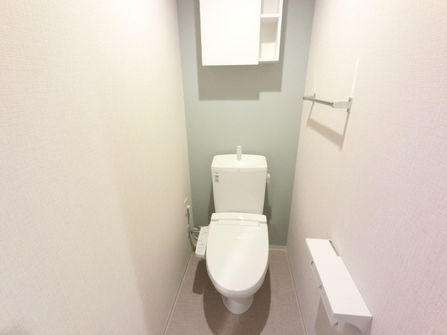 ヘイワレジデンス高崎のトイレ|温水洗浄便座付きトイレです。