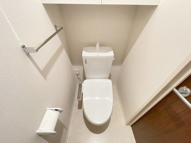 アルカディアのトイレ|温水洗浄便座付きトイレです。