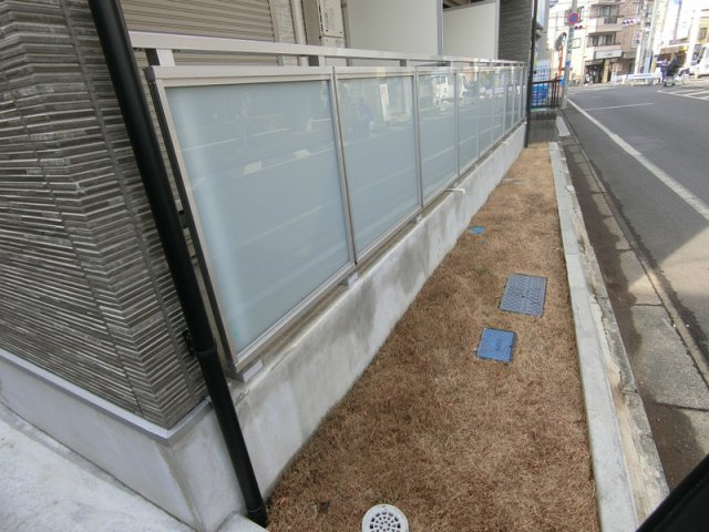 リブリ・ロコロの周辺
