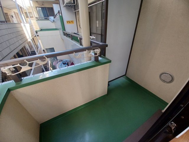 第一松栄ビルのバルコニー|別部屋参考用写真