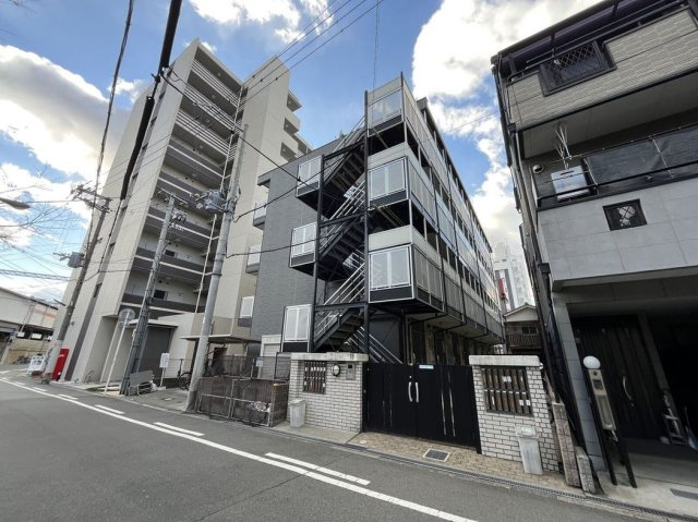 レオパレスアスター