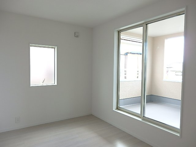 南区大野台3丁目新築戸建て　A号棟の洋室|個人の部屋や寝室として使える洋室です
