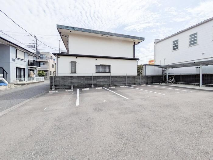 クレール光丘Aの駐車場