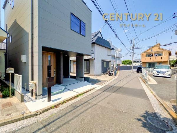 横浜市金沢区富岡東１丁目の新築一戸建の前面道路含む現地写真|陽当りの良さ、住環境を現地にてご確認下さい！
周辺環境も合わせてご案内させていただきます！