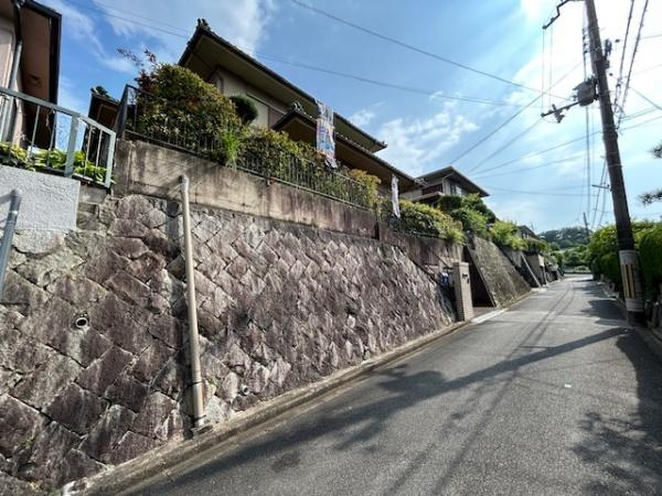 【前面道路含む現地写真】