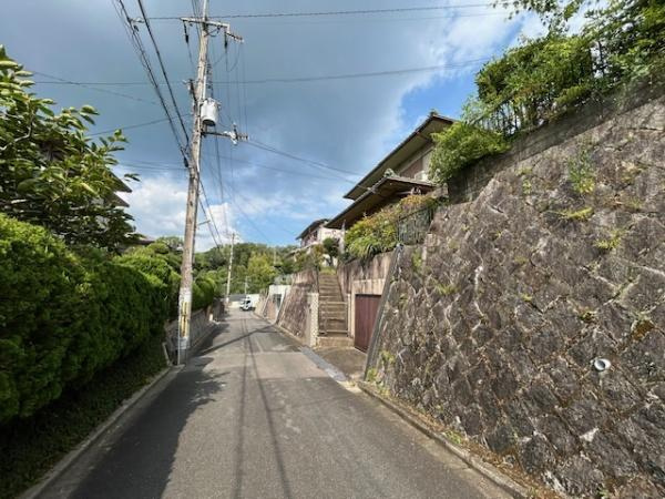 【前面道路含む現地写真】