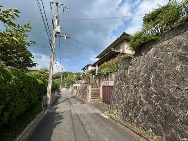 【前面道路含む現地写真】